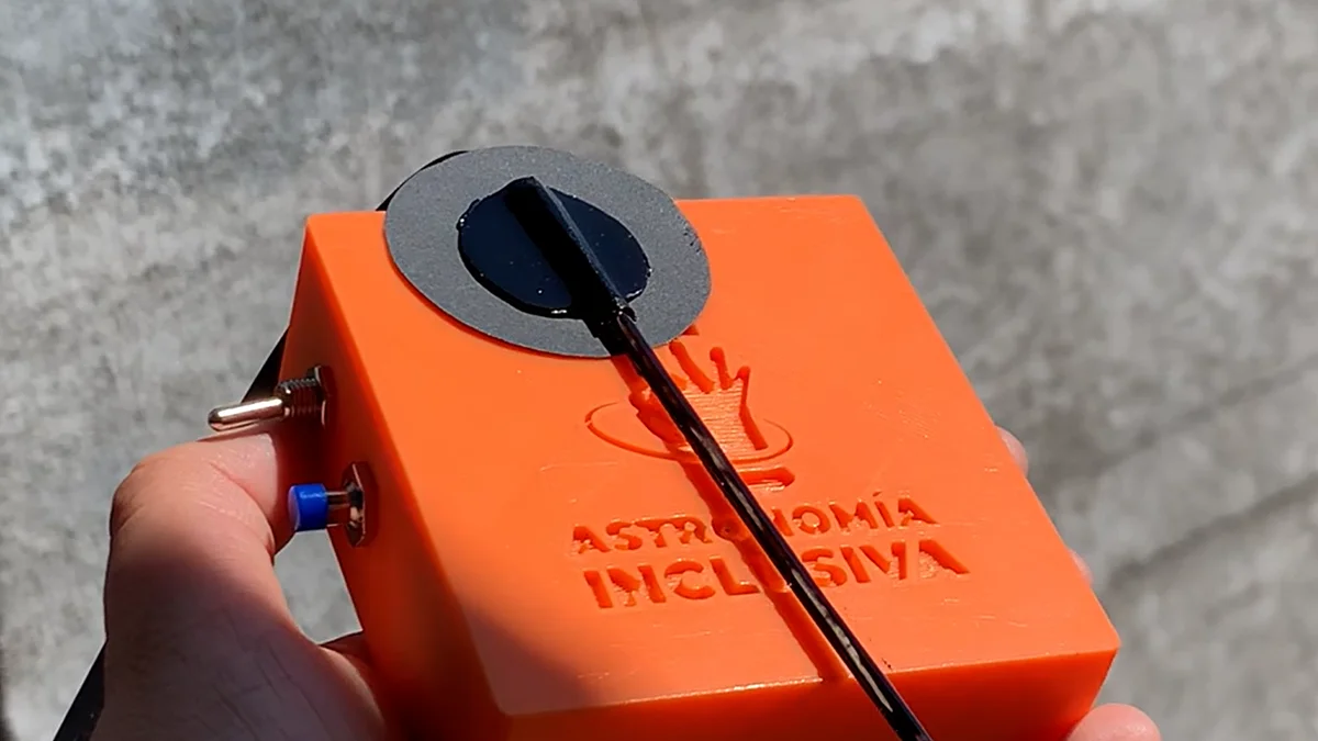 Así es el dispositivo LightSound, parte del proyecto Astronomía Inclusiva