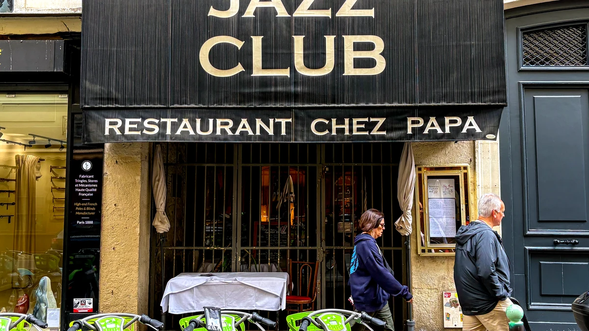 Un siglo después del nacimiento de Miles Davis, París aún oye el sonido de su trompeta