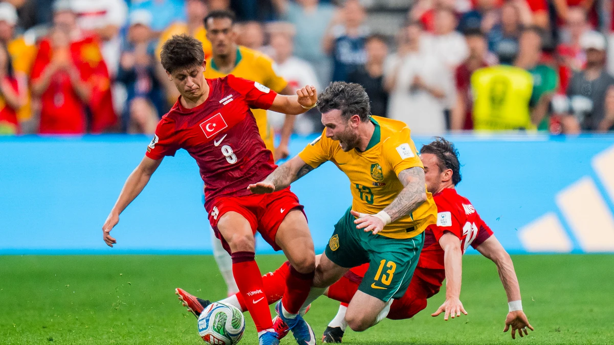 Arda Güler, durante el partido entre Australia y Turquía