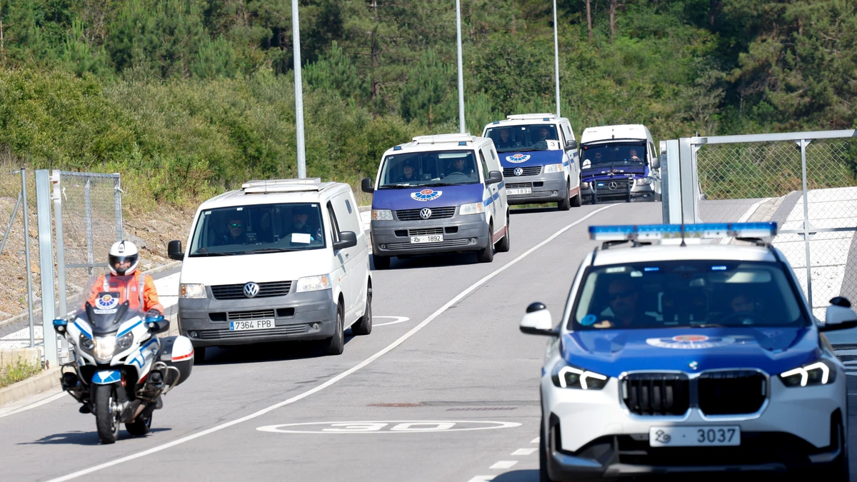 Un convoy policial traslada a los presos a la nueva cárcel de San Sebastián