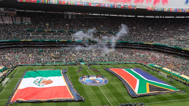 A la cárcel por colarse en un partido del Mundial: dos youtubers podrían enfrentare hasta a cinco años de prisión