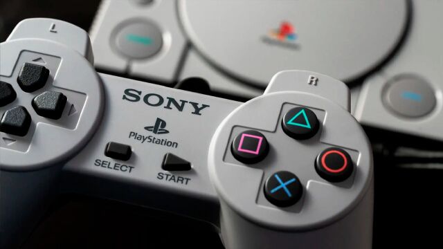 27 años después de debutar en PS1, este juego ha vuelto por sorpresa a consolas modernas