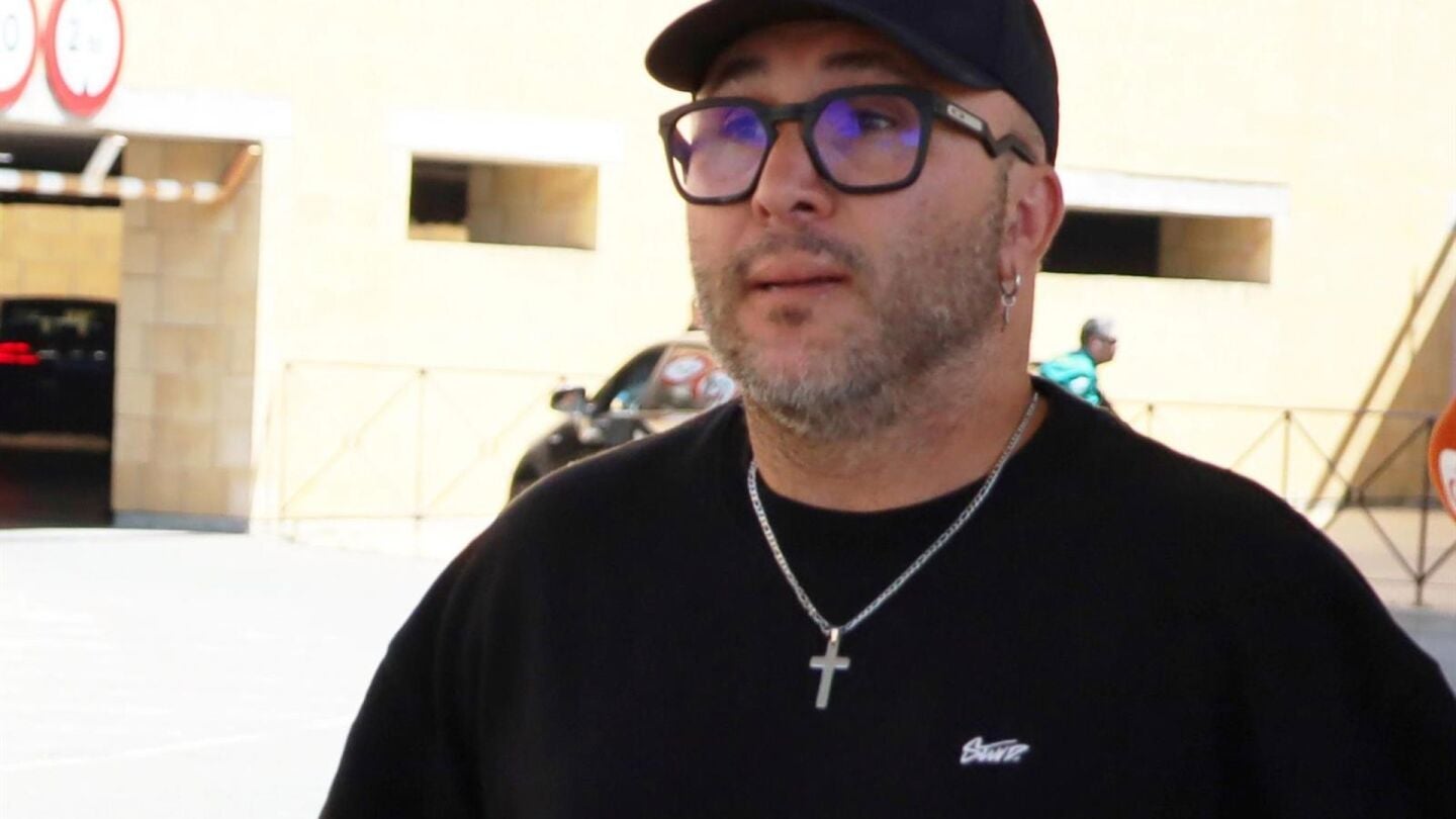 Kiko Rivera juega al despiste y da la callada por respuesta al llamativo estado de Cantora