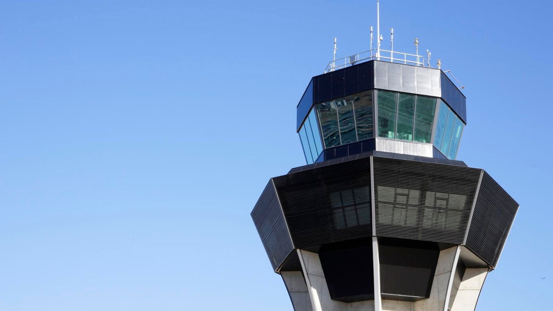 El Aeropuerto Internacional Región de Murcia registra más de 445.000 pasajeros en la primera mitad del año, un 10,7% más que en 2025
