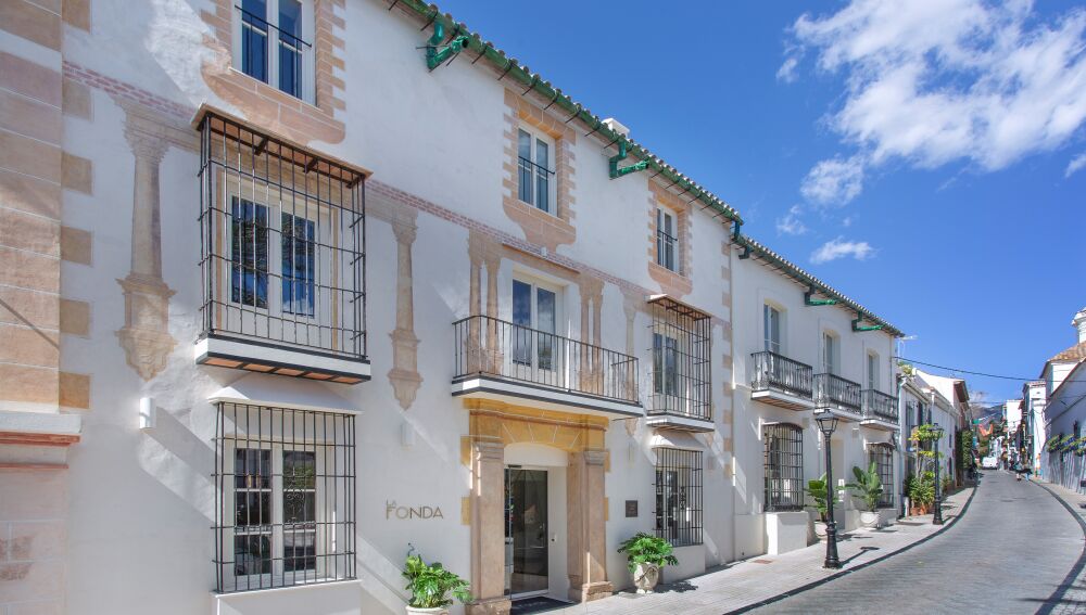 Fachada de La Fonda, en Marbella
