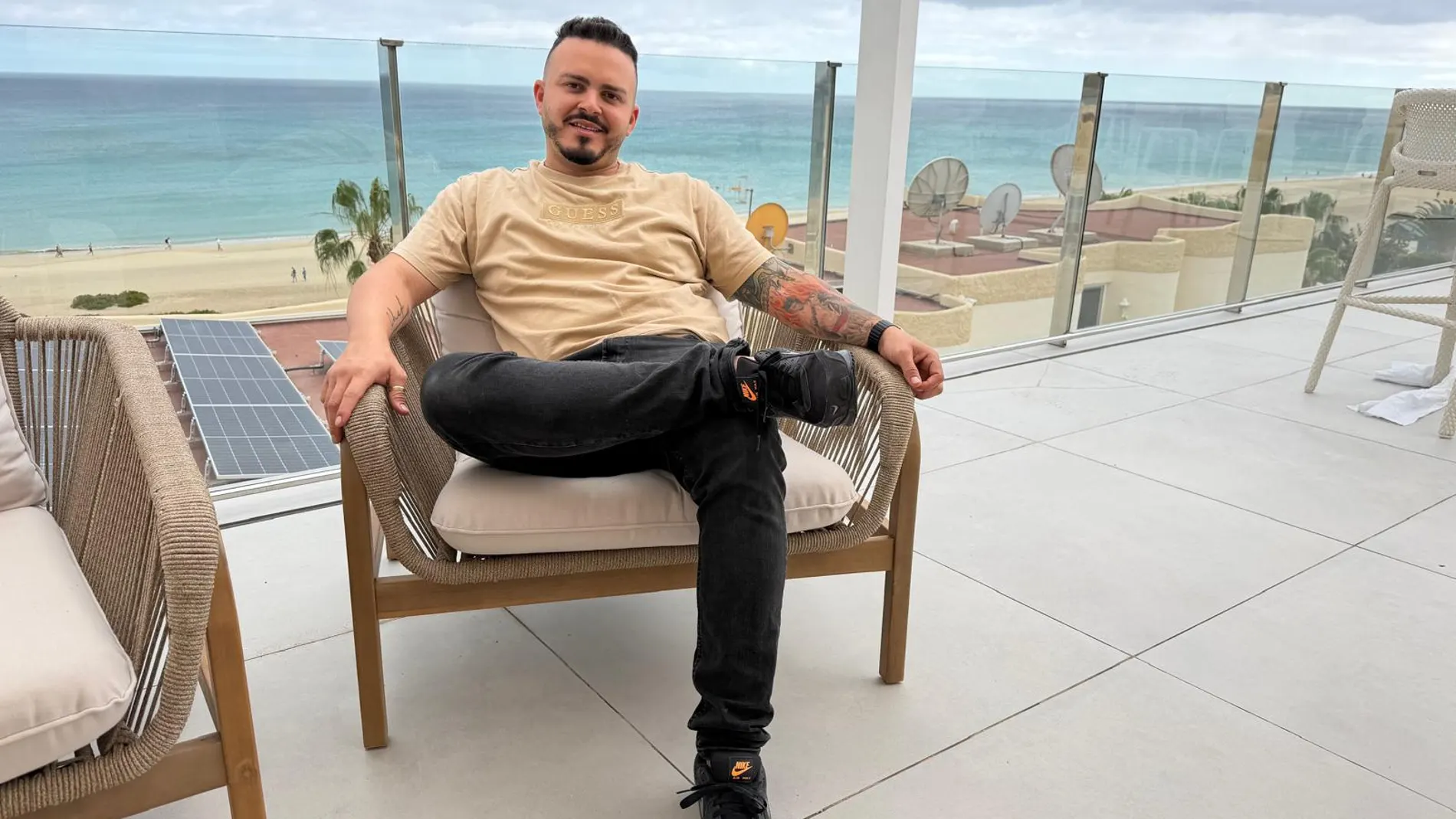 We Explore the Classic Guachinches of the Island with Rigoberto Almeida from El Pellizco Restaurant in Fuerteventura We Explore the Classic Guachinches of the Island with Rigoberto Almeida from El Pellizco Restaurant in Fuerteventura