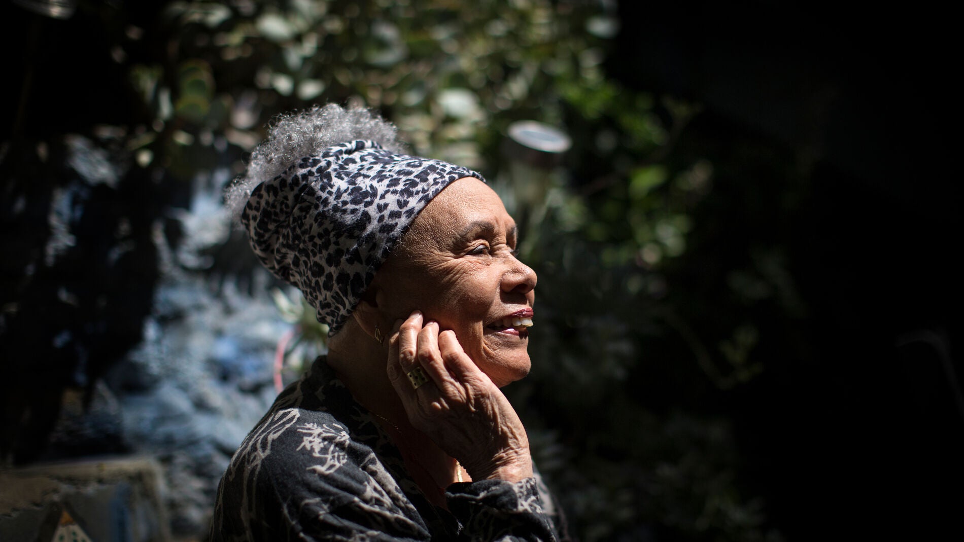 Artist Betye Saar of Los Angeles at home on her back patio on April 22, 2016 in Los Angeles, Calif. (Gina Ferazzi/Los Angeles Times via AP)