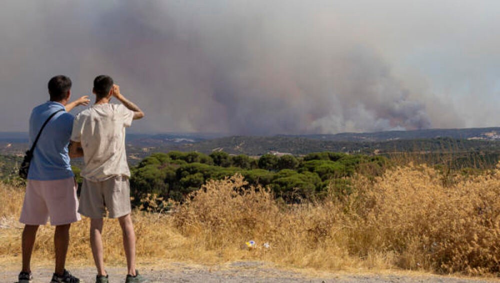 Incendio de La Peña, en directo: el fuego arrasa más de 11.000 hectáreas y alcanza el Monasterio de San Juan
