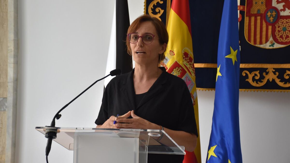 Mónica García Rejects Ceuta Health Alert Amid Migrant Surge