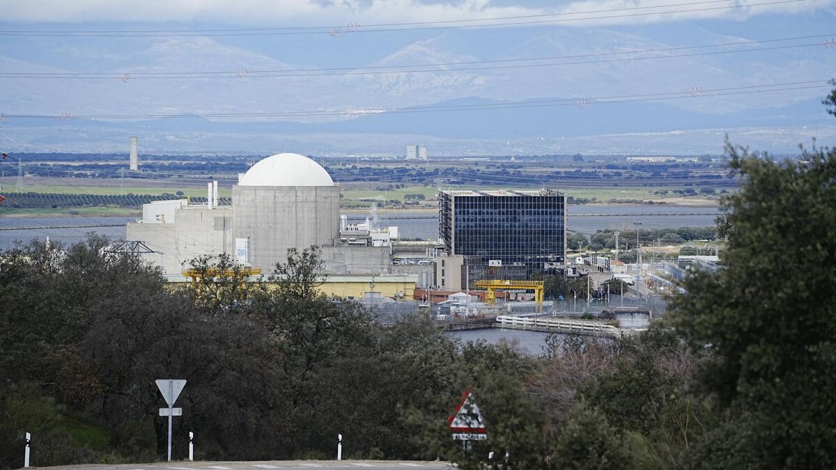 Spain extends Almaraz nuclear plant life until 2030