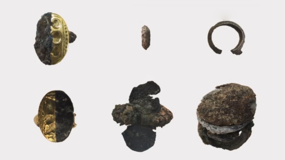 Minoan and Mycenaean rings made from meteorite iron