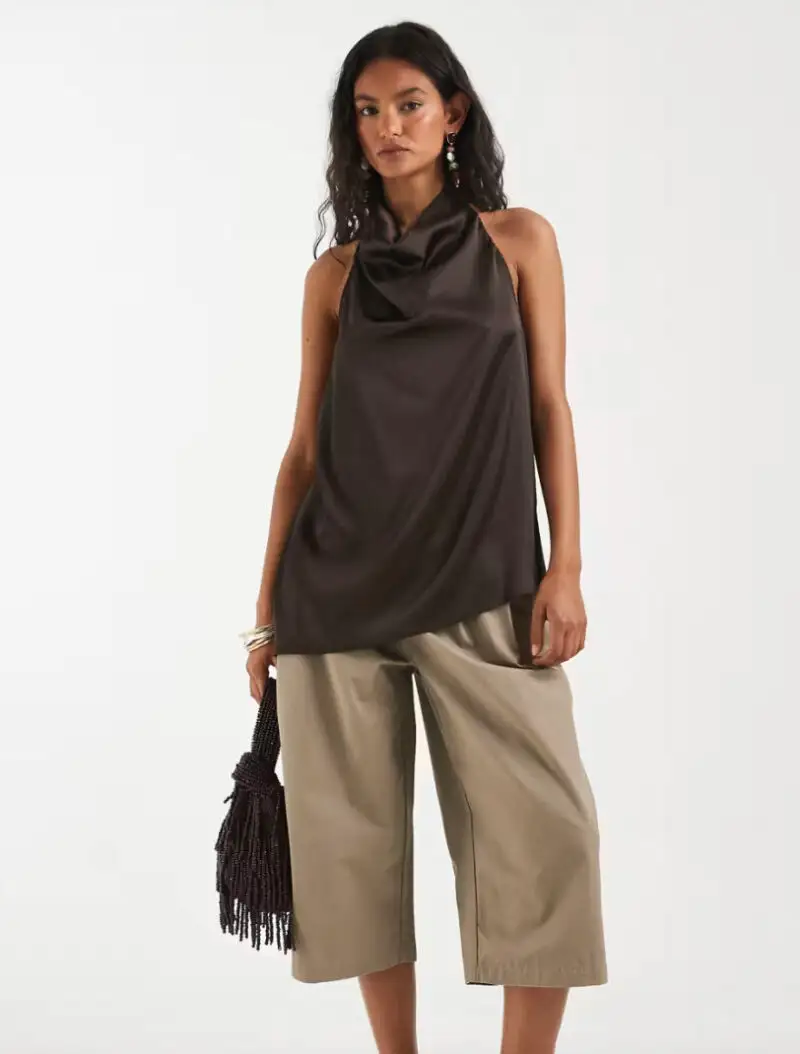 Top halter color marrón de ASOS