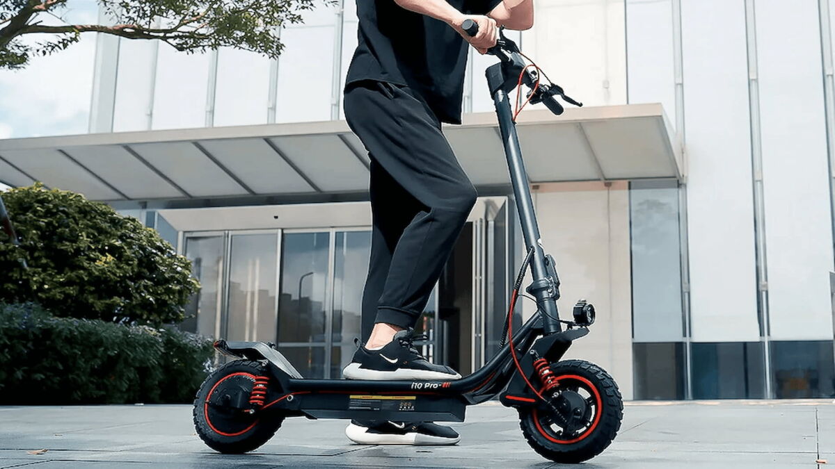 iScooter i10Pro electric scooter price drops on AliExpress