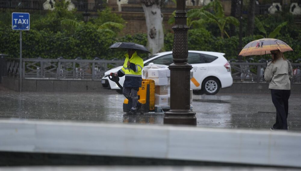 Lluvias, tormentas, calor, olas, vientos y rissagas ponen mañana en aviso a 10 CC.AA.