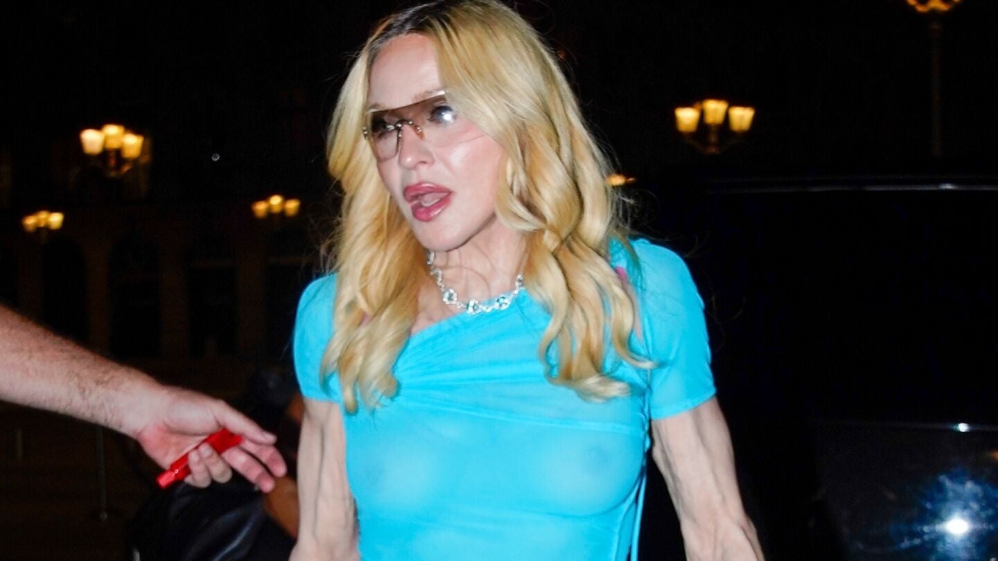 Madonna celebra sus 68 años vestida como una diosa griega con un espectacular Dolce & Gabbana