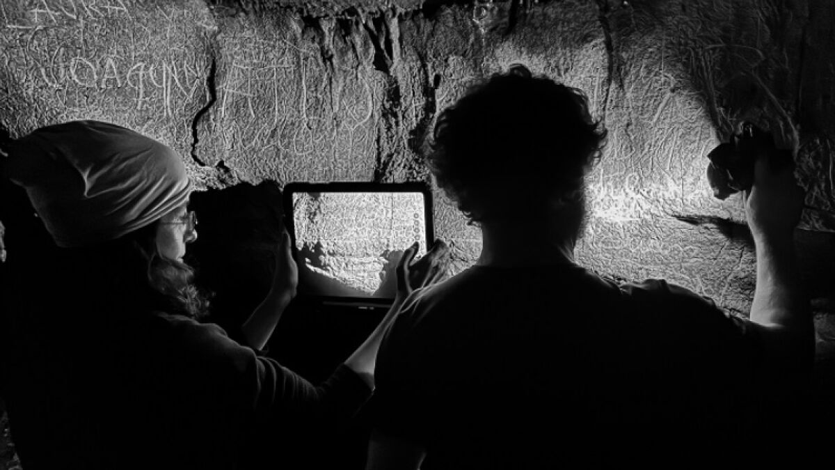 Cova Dones in Spain yields 120 Roman cave inscriptions