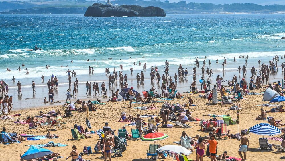 El calor, el viento y las tormentas ponen en aviso a 7 CCAA, con nivel naranja en Menorca por rissagas