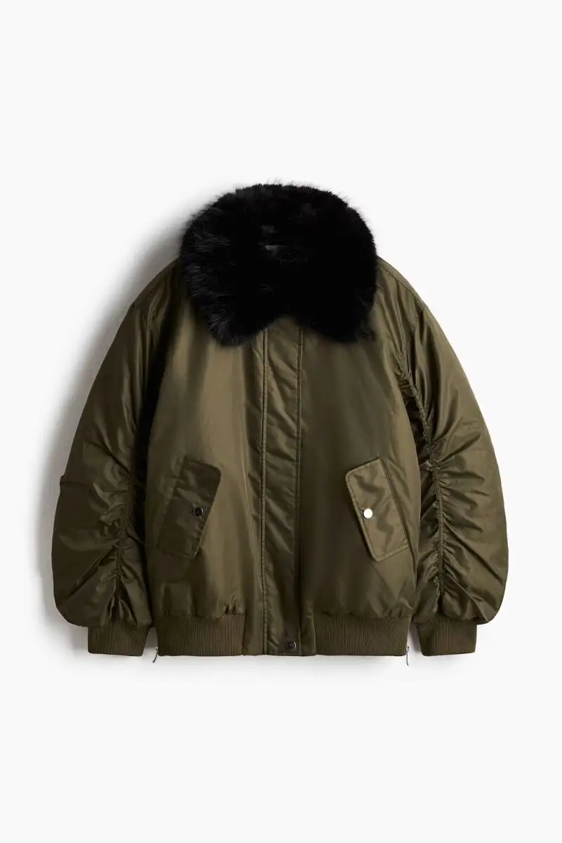 Cazadora estilo bomber.