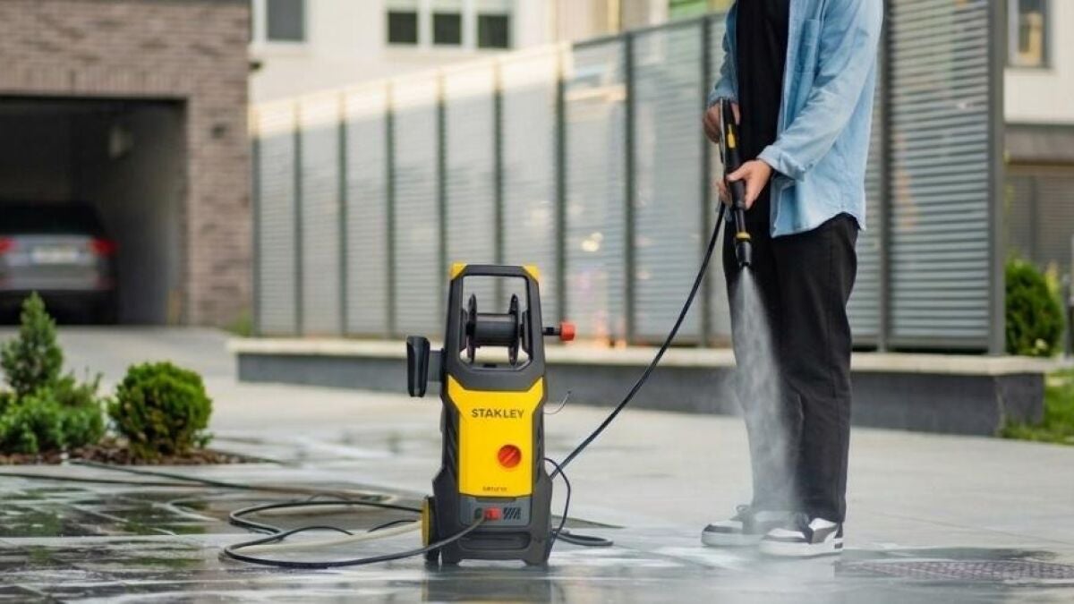Stanley 1900W pressure washer price drops below 1600W model