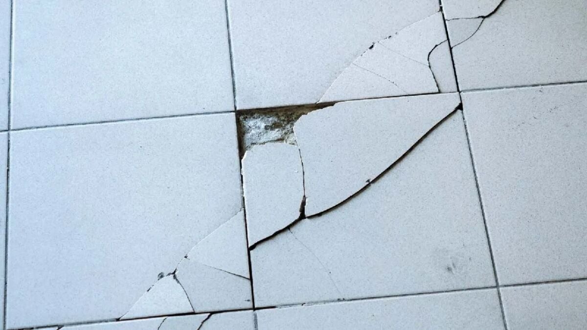 Cracked ceramic tiles can be repaired without replacement