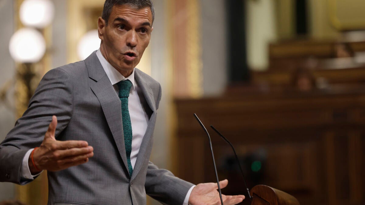 Columnist Anson says Ceuta crisis overwhelms Sánchez