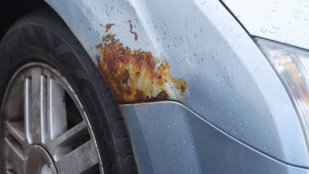 Raindrop friction electricity damages car paint coatings