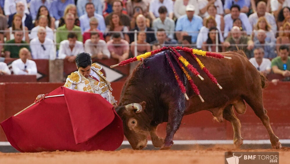 Garcigrande encadena su tercer Toro de Oro consecutivo gracias a la lecci&oacute;n de bravura de "Vanidoso"