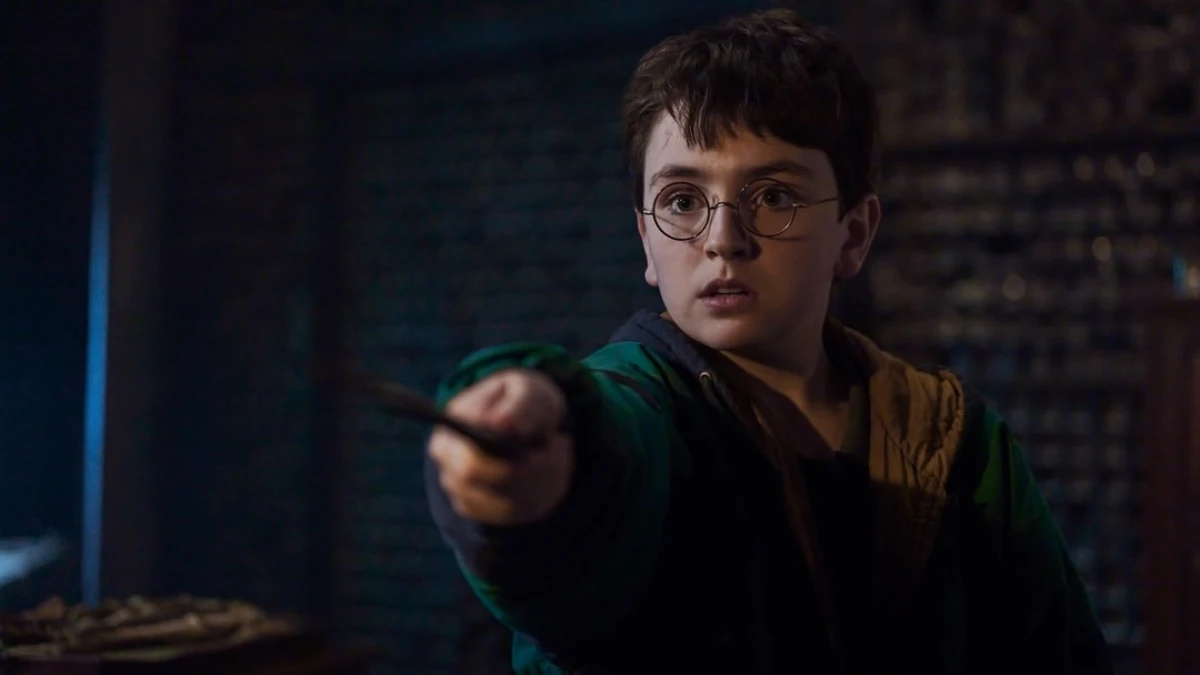Dominic McLaughlin interpreta a Harry Potter en su adaptación televisiva
