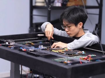 Apple nunca llegó a lanzar este producto, pero un youtuber lo ha construido años más tarde en una versión de gran tamaño