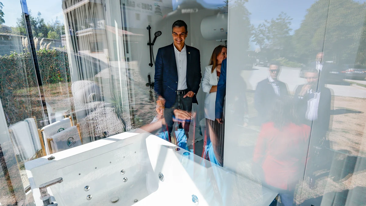Sánchez visita una empresa de vivienda industrializada