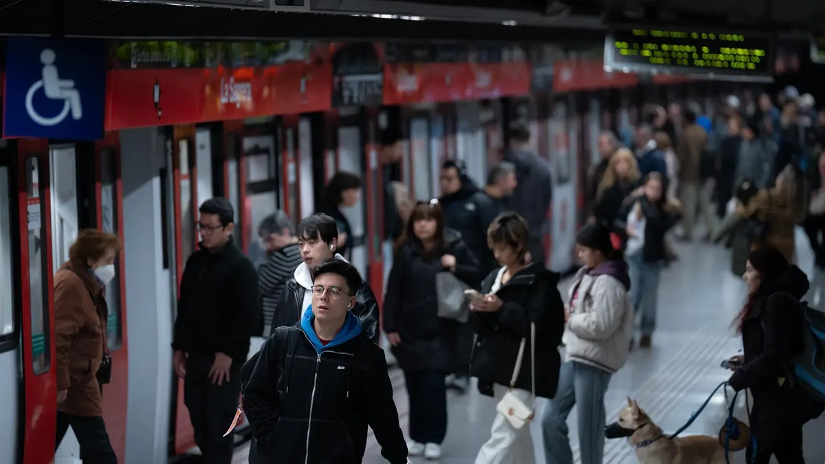 Cortada la L3 del Metro de Barcelona entre Passeig de Gràcia y Vall d'Hebron por las lluvias