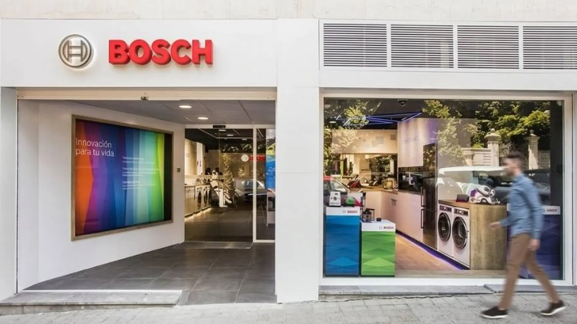 Casi a mitad de precio: el taladro Bosch UniversalDrill 18V cae un 46% y alcanza su mínimo histórico