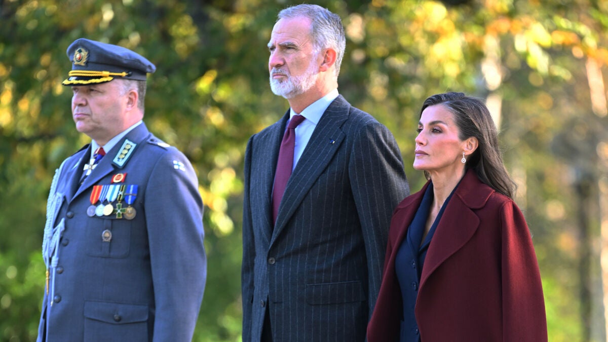 Queen Letizia wears burgundy coat on final day in Helsinki