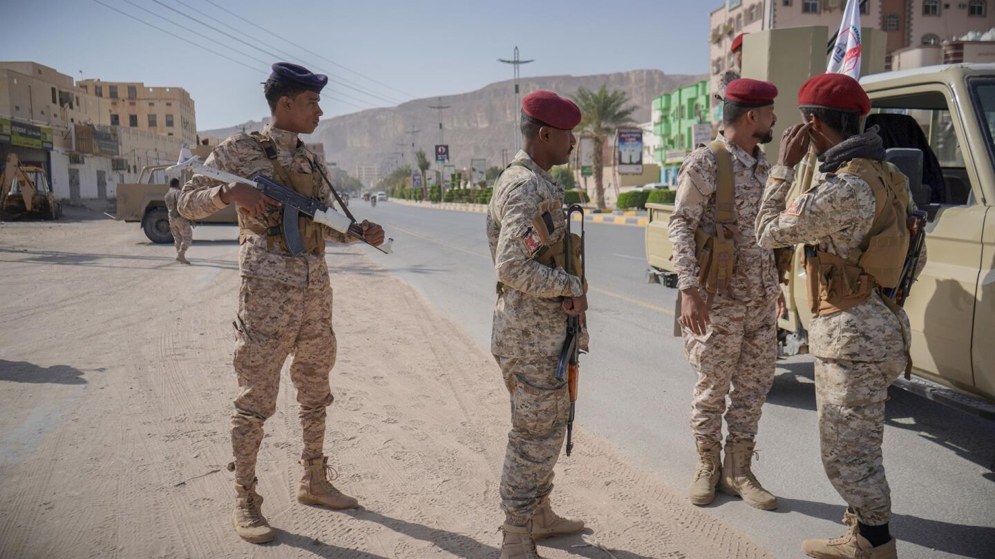 Yemen.- La coalición liderada por Arabia Saudí tilda de "crimen de guerra" el ataque hutí en Riad y promete "firmeza" Yemen.- La coalición liderada por Arabia Saudí tilda de "crimen de guerra" el ataque hutí en Riad y promete "firmeza"