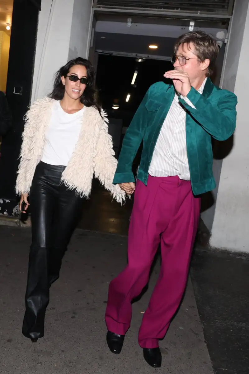 Ines De Raimon Inés de Ramón lleva a un concierto con Brad Pitt en París una chaqueta ...