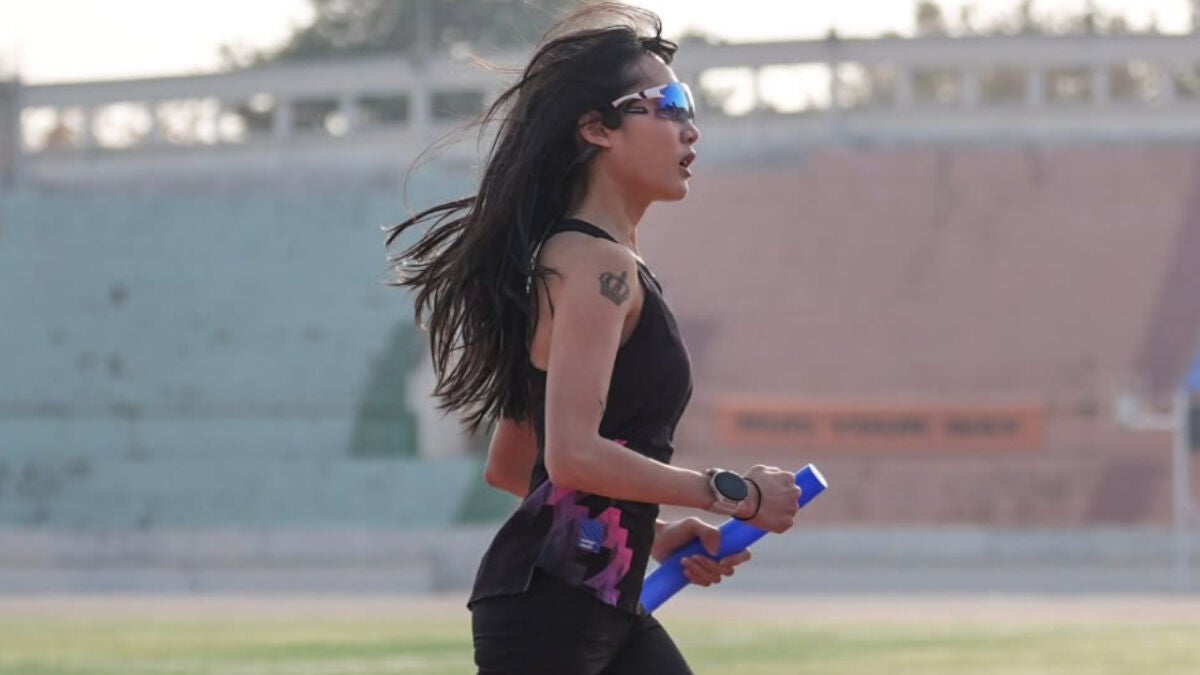 Una creadora de contenido runner fallece tras una media maratón: se desplomó a 500 metros de la meta