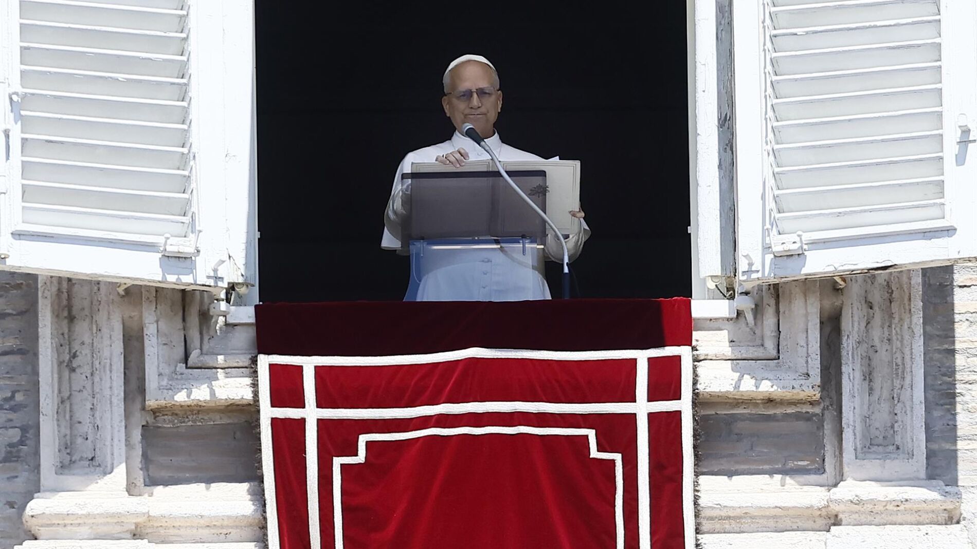 El rezo del Ángelus del Papa León XIV Desde la Plaza San Pedro
