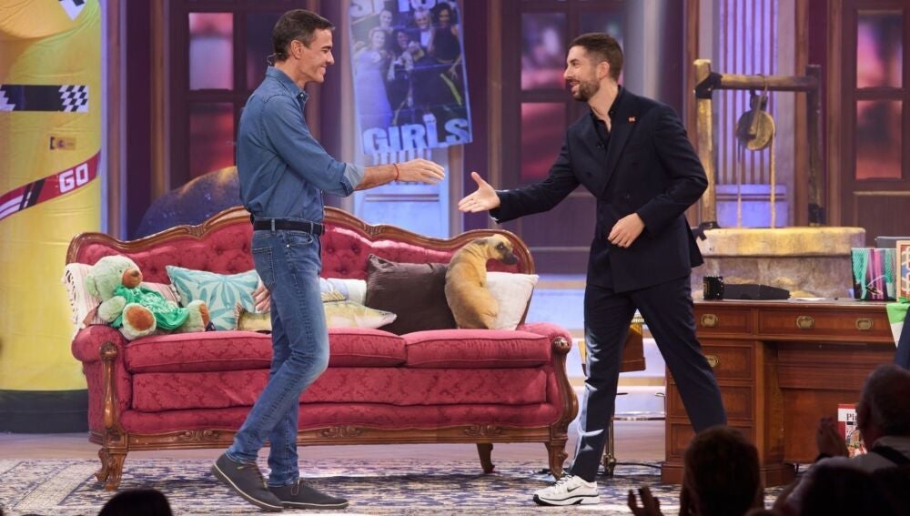 Pedro Sánchez durante su entrevista en el programa 'La Revuelta' de TVE · Foto: RTVE / La Razón