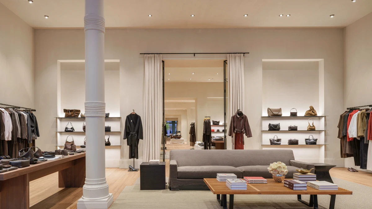 Interior de la tienda de Massimo Dutti en el SoHo neoyorquino