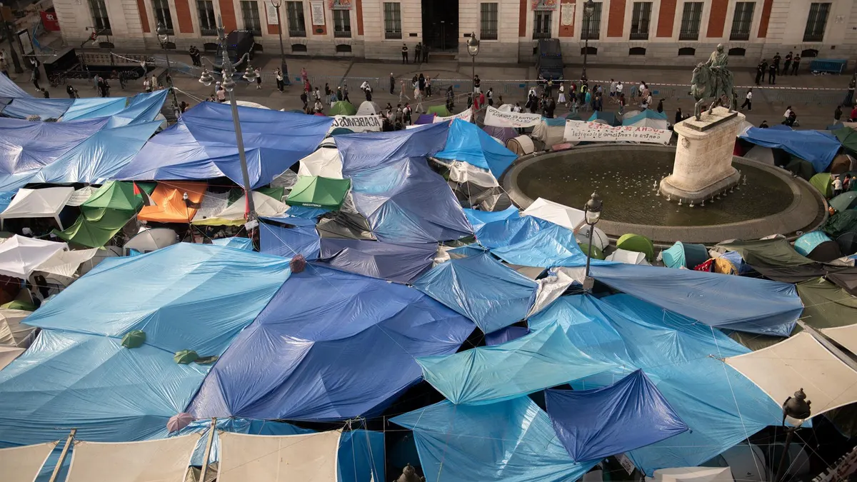 Acampada ilegal de la Puerta del Sol