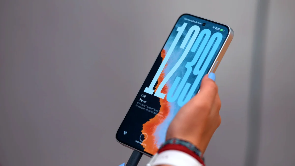 La pantalla OLED es uno de sus puntos fuertes
