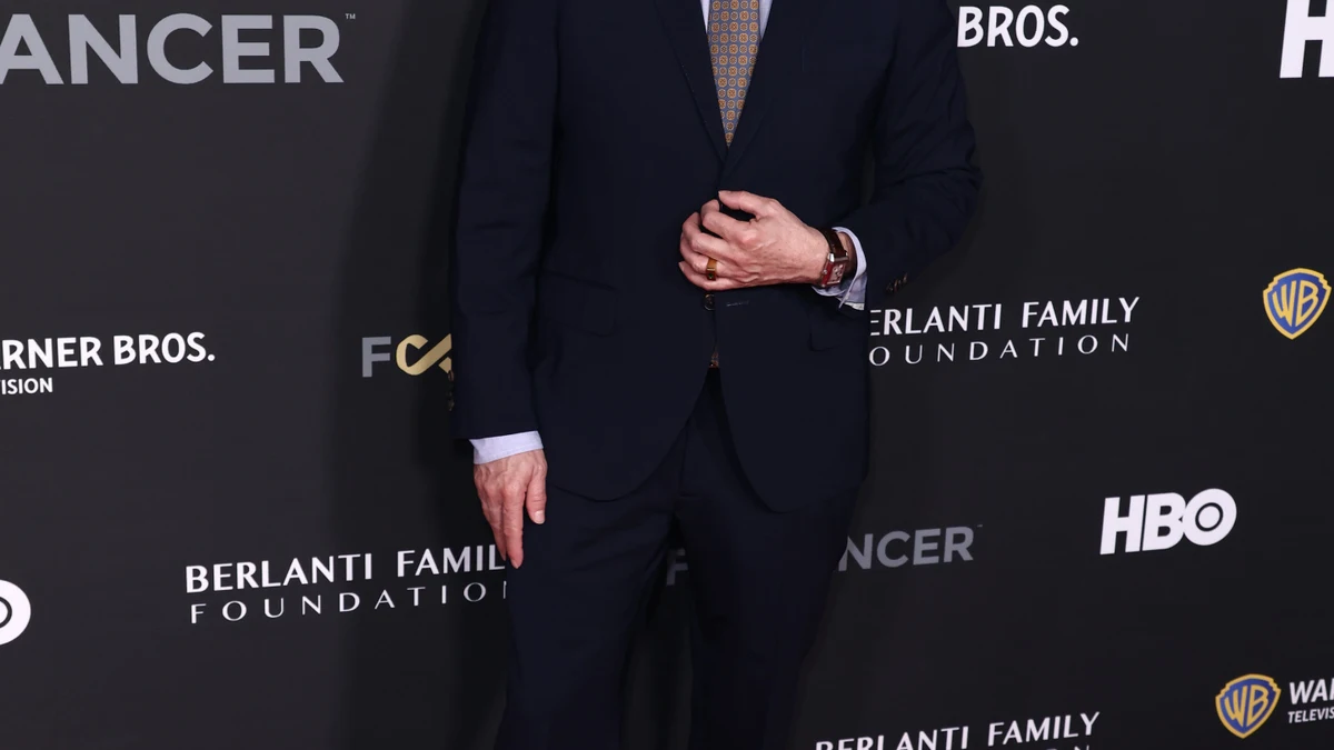 El hombre vivo más sexy del planeta 2026, Noah Wyle
