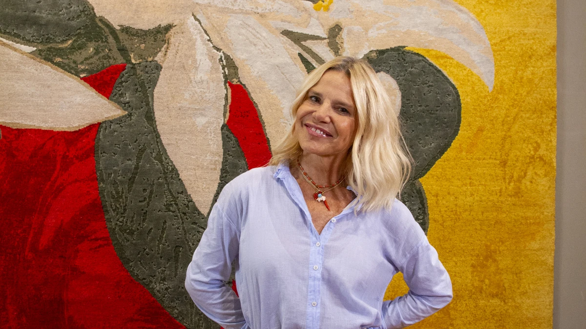 Eugenia Martínez de Irujo da el sato al diseño de alfombras: "Quise representar a mi madre con la orquídea, su flor favorita"