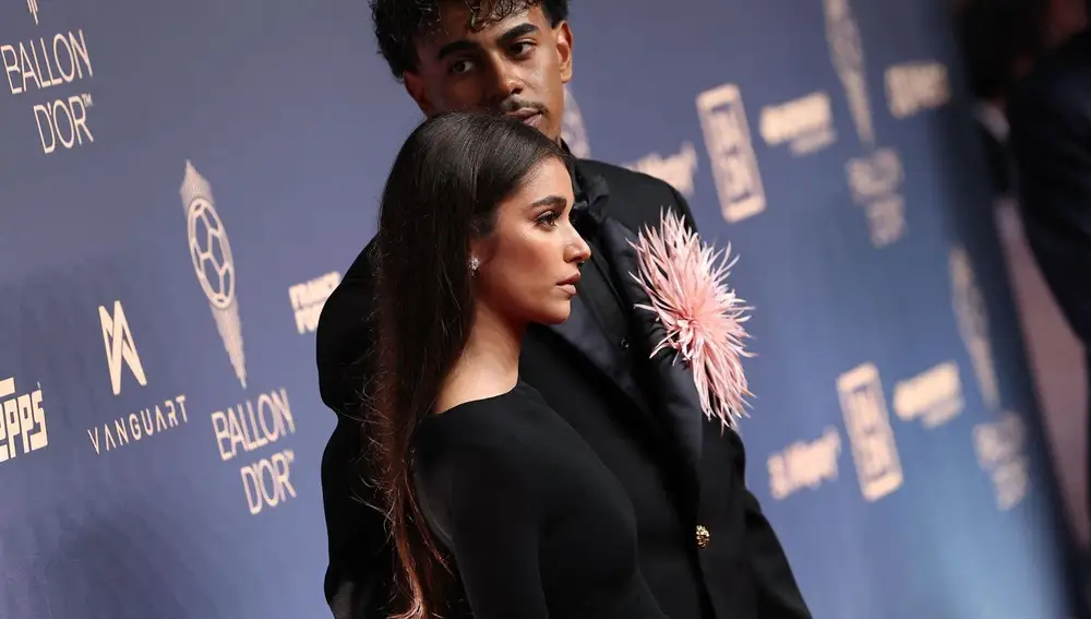 Lamine Yamal e Inés García acaparan todas las miradas en la gala del Balón de Oro 2026