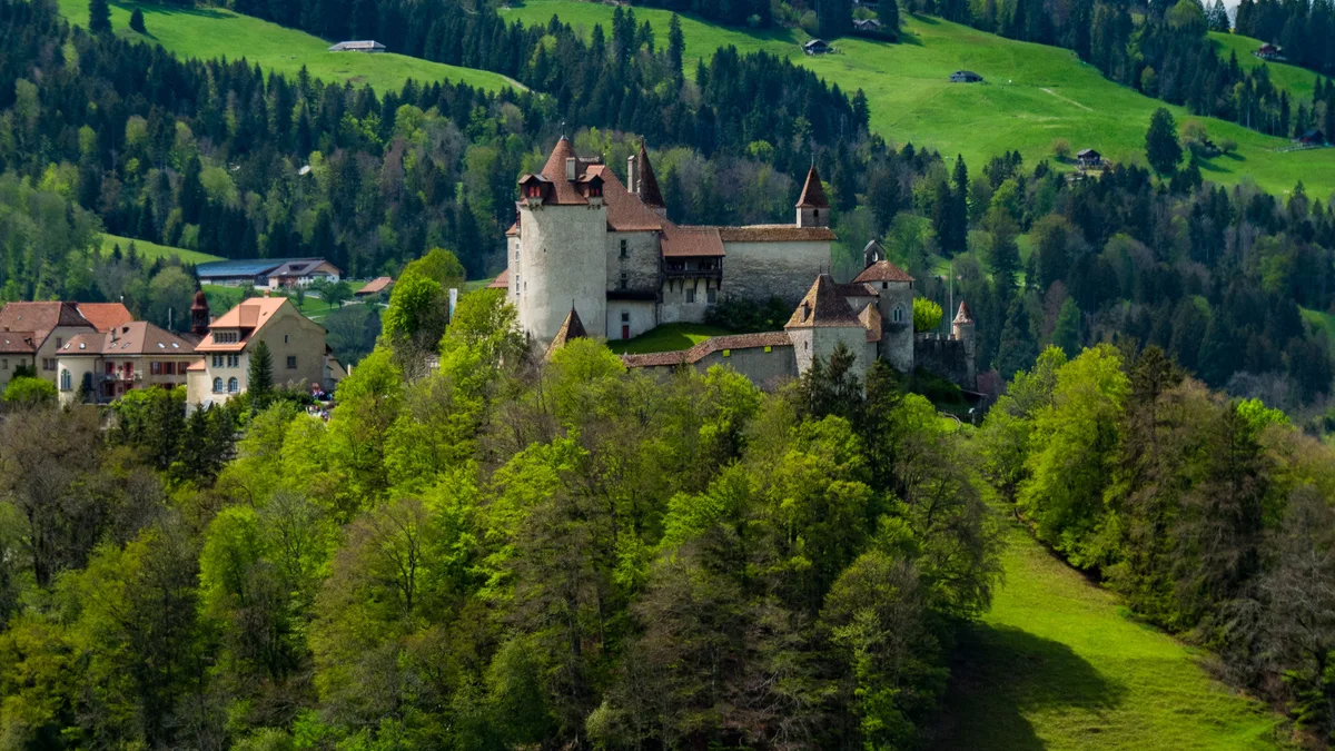 Imagen ilustrativa de una vista del histórico Castillo de Gruyères