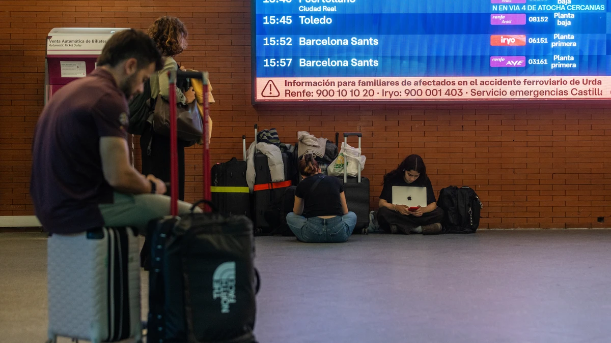 Cancelaciones en la línea Madrid Sevilla en Atocha por el accidente de Urda
@ Gonzalo Pérez