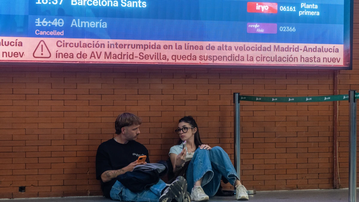 Cancelaciones en la línea Madrid Sevilla en Atocha por el accidente de Urda
@ Gonzalo Pérez