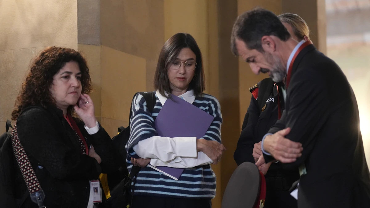 Parlon comparece en el Parlament de Catalunya por los disturbios del 24 de octubre en Barcelona