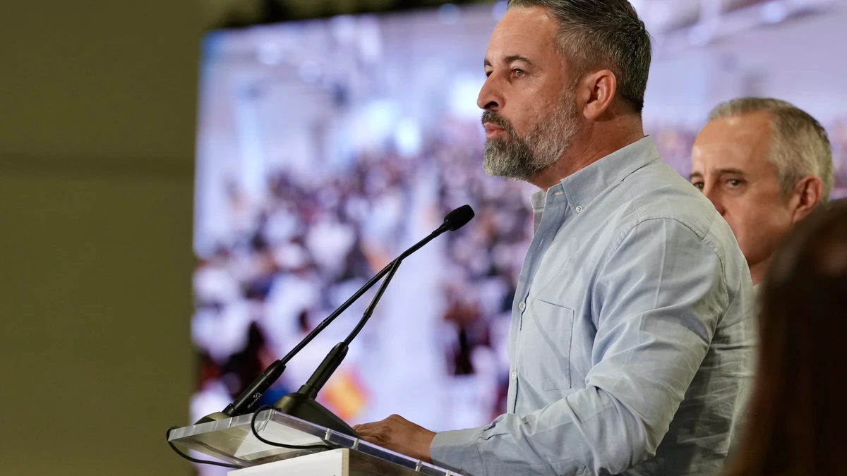 Abascal y Vox elevan la presión sobre Moncloa y apuntan a Sánchez: "Juegan con la vida de los españoles"