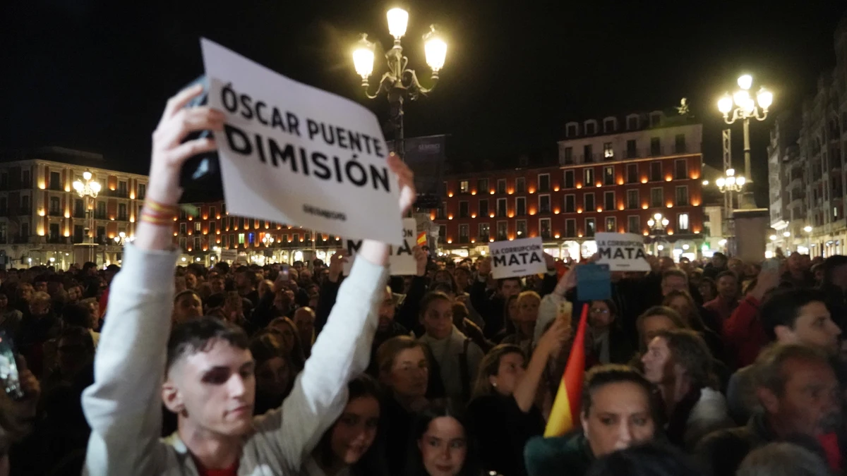Pancarta pidiendo la dimisión en Valladolid de Óscar Puente